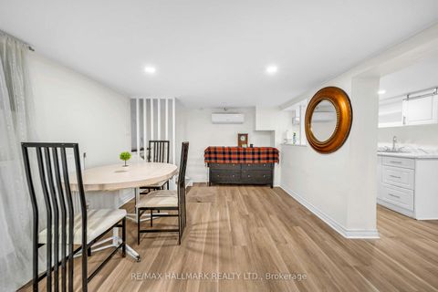 Photo 16 at 20 Elizabeth Street S, Mill Pond, Richmond Hill