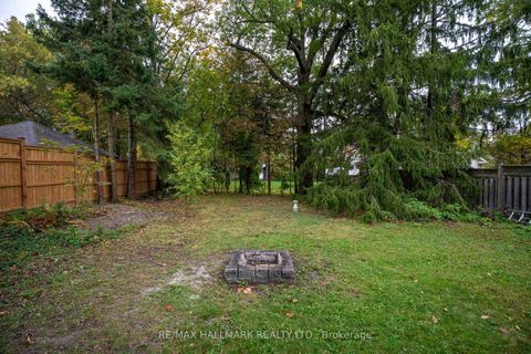 Photo 22 at 20 Elizabeth Street S, Mill Pond, Richmond Hill