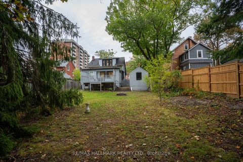 Photo 23 at 20 Elizabeth Street S, Mill Pond, Richmond Hill