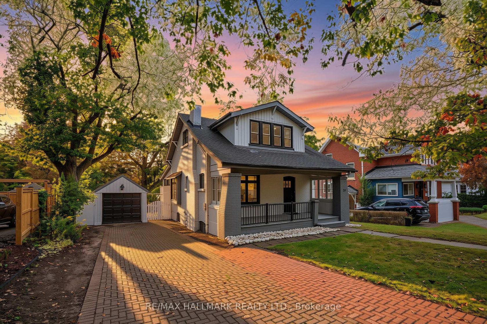 20 Elizabeth Street S, Mill Pond, Richmond Hill photo number 2