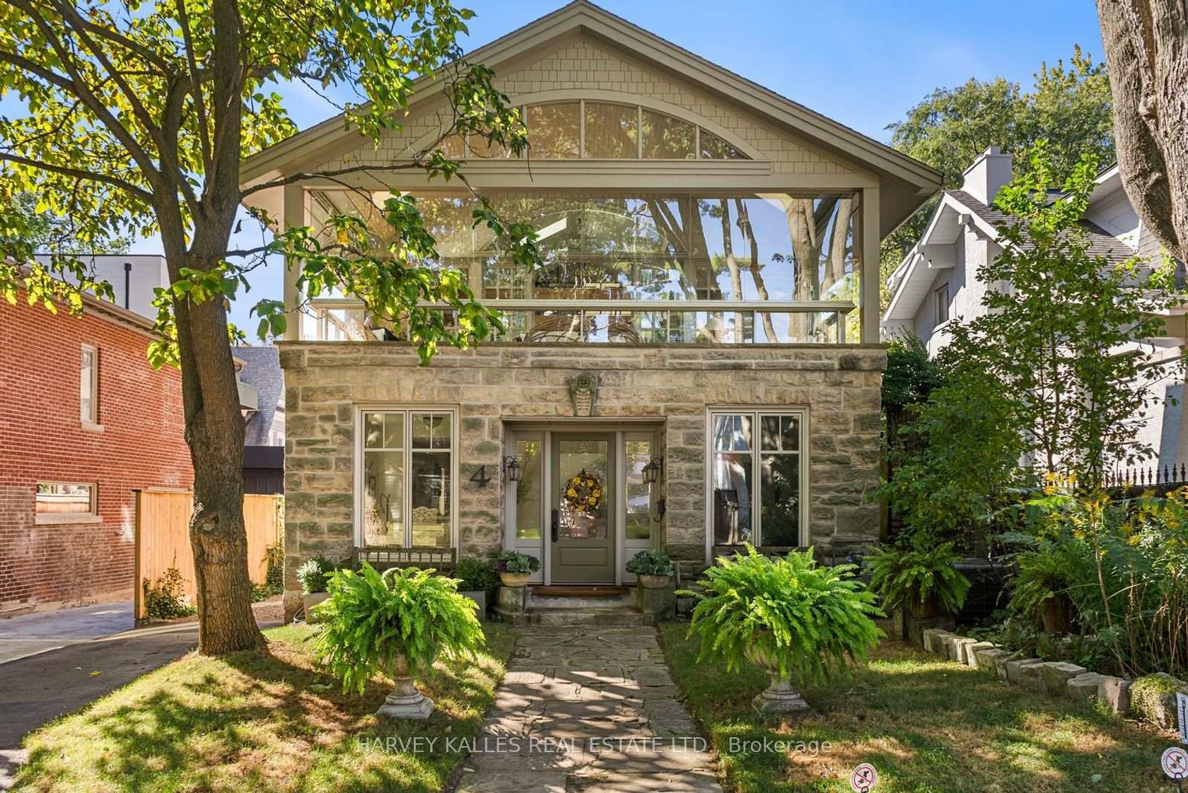 4 Neville Park Boulevard, The Beaches, Toronto 