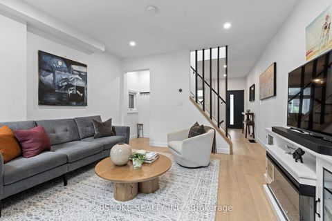 Photo 4 at 546 Main Street, Lumsden, Toronto