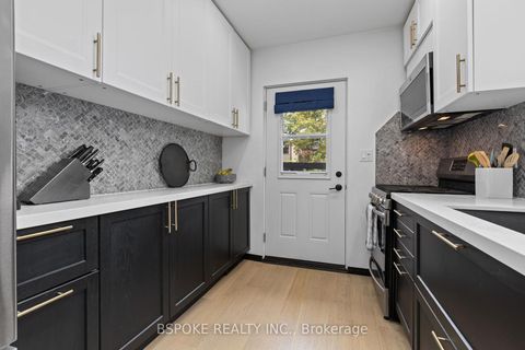 Photo 5 at 546 Main Street, Lumsden, Toronto