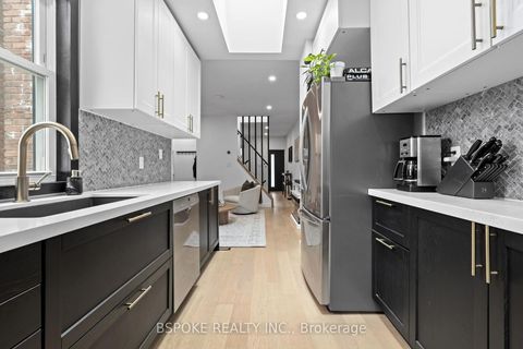 Photo 6 at 546 Main Street, Lumsden, Toronto