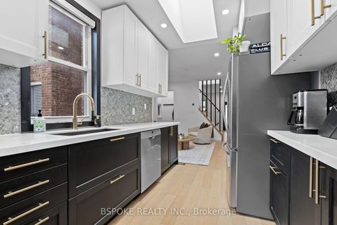 Photo 7 at 546 Main Street, Lumsden, Toronto