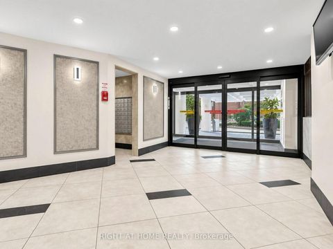 Photo 3 at 915 - 5 Vicora Linkway Way, Flemingdon Park, Toronto