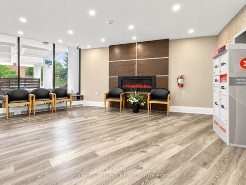 Photo 7 at 915 - 5 Vicora Linkway Way, Flemingdon Park, Toronto
