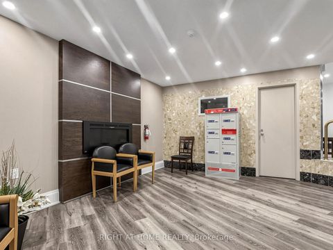 Photo 10 at 915 - 5 Vicora Linkway Way, Flemingdon Park, Toronto