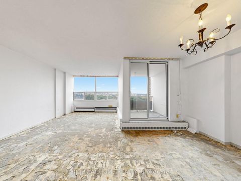 Photo 12 at 915 - 5 Vicora Linkway Way, Flemingdon Park, Toronto