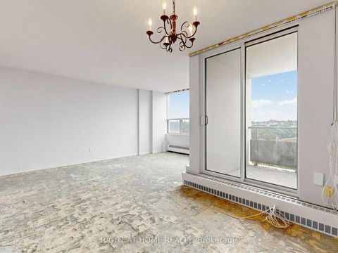 Photo 13 at 915 - 5 Vicora Linkway Way, Flemingdon Park, Toronto