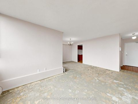 Photo 14 at 915 - 5 Vicora Linkway Way, Flemingdon Park, Toronto
