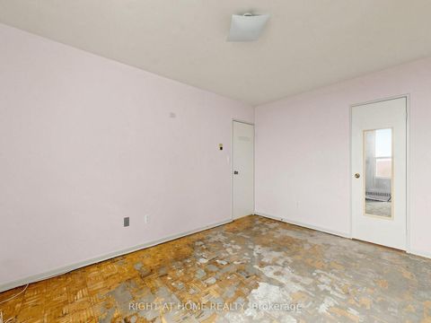 Photo 26 at 915 - 5 Vicora Linkway Way, Flemingdon Park, Toronto