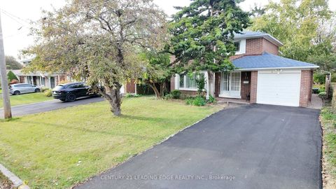Photo 1 at 39 Waddington Crescent, Don Valley Village, Toronto