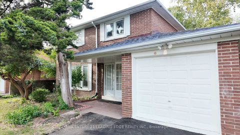 Photo 2 at 39 Waddington Crescent, Don Valley Village, Toronto