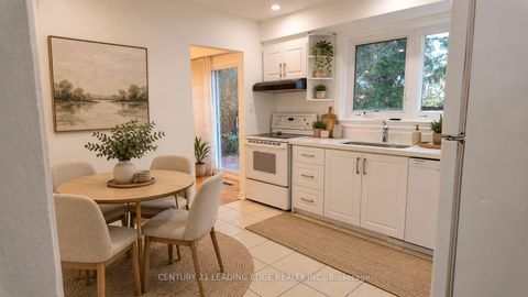 Photo 4 at 39 Waddington Crescent, Don Valley Village, Toronto