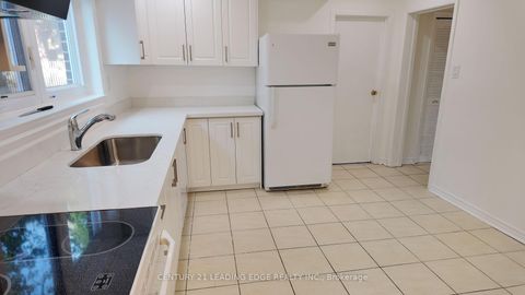 Photo 6 at 39 Waddington Crescent, Don Valley Village, Toronto