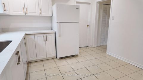 Photo 9 at 39 Waddington Crescent, Don Valley Village, Toronto