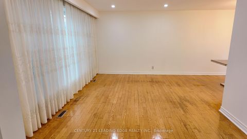 Photo 11 at 39 Waddington Crescent, Don Valley Village, Toronto