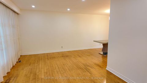 Photo 12 at 39 Waddington Crescent, Don Valley Village, Toronto