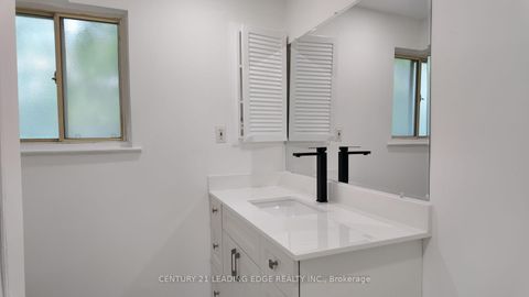 Photo 19 at 39 Waddington Crescent, Don Valley Village, Toronto