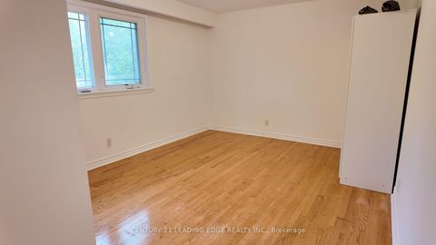 Photo 23 at 39 Waddington Crescent, Don Valley Village, Toronto