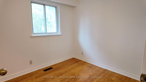 Photo 27 at 39 Waddington Crescent, Don Valley Village, Toronto