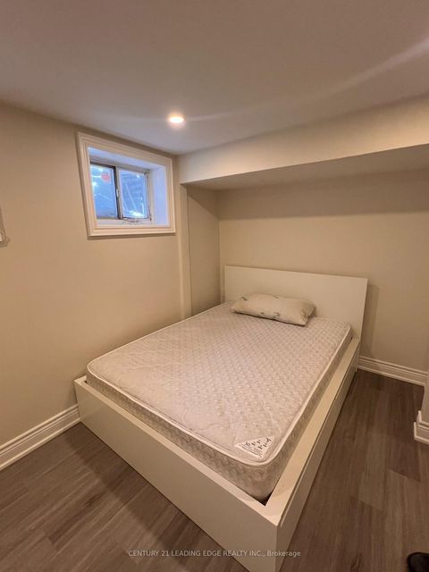 Photo 31 at 39 Waddington Crescent, Don Valley Village, Toronto