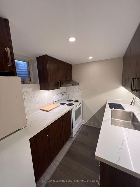 Photo 35 at 39 Waddington Crescent, Don Valley Village, Toronto