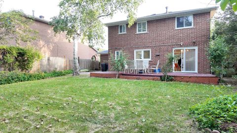 Photo 42 at 39 Waddington Crescent, Don Valley Village, Toronto