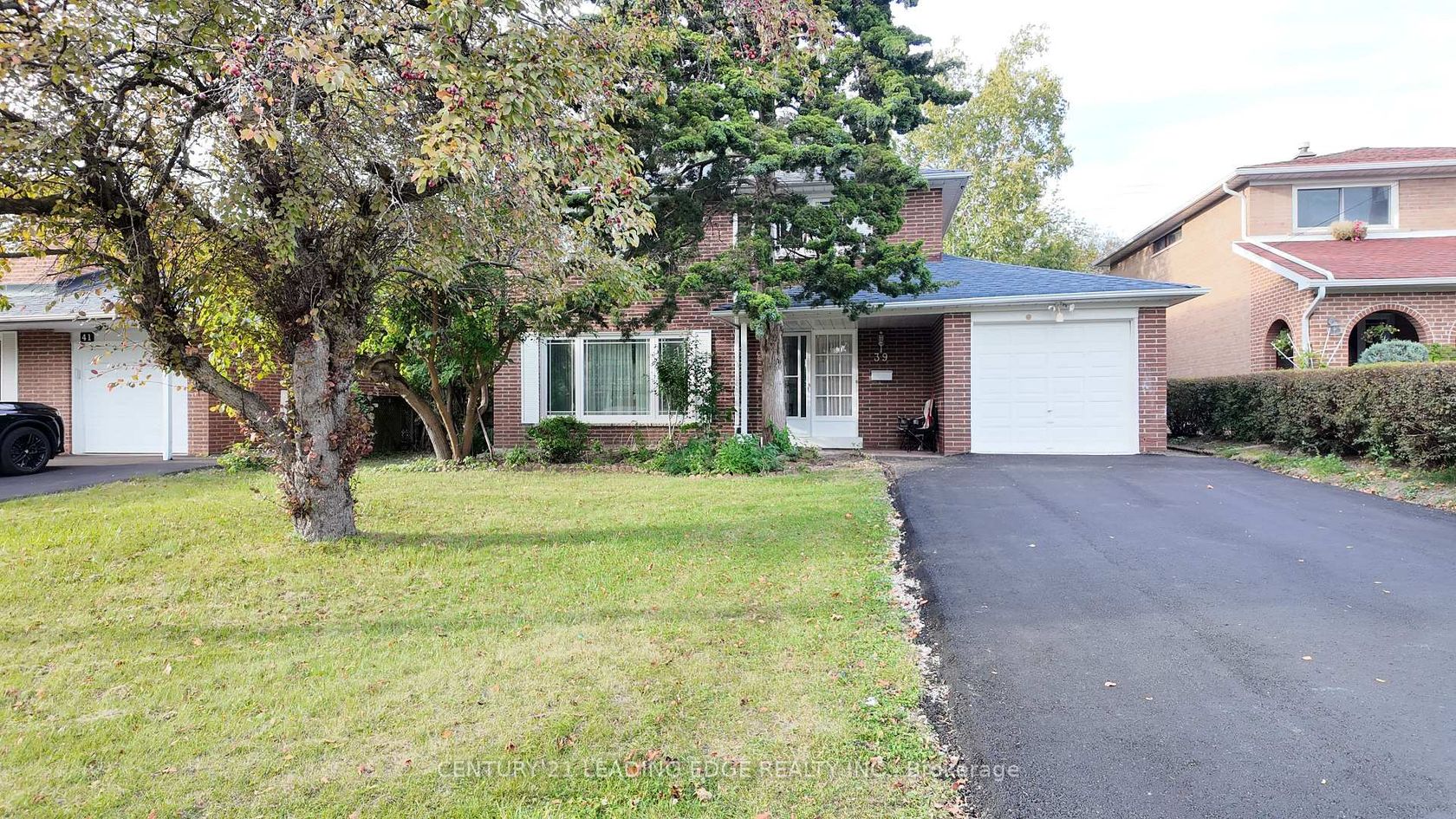 39 Waddington Crescent, Don Valley Village, Toronto 