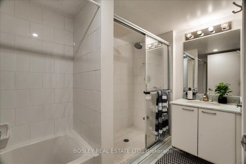 Photo 13 at 116 - 955 Queen Street W, Niagara, Toronto