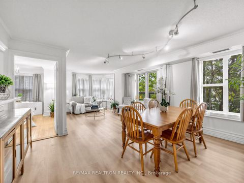 Photo 2 at 302 - 800 Spadina Road, Forest Hill South, Toronto
