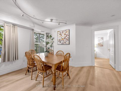 Photo 4 at 302 - 800 Spadina Road, Forest Hill South, Toronto
