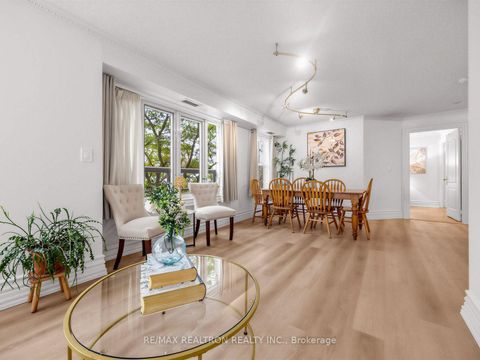 Photo 9 at 302 - 800 Spadina Road, Forest Hill South, Toronto