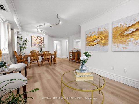 Photo 10 at 302 - 800 Spadina Road, Forest Hill South, Toronto