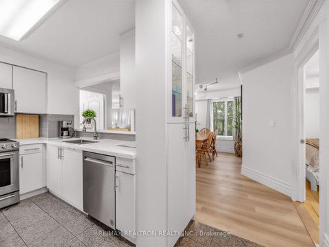 Photo 11 at 302 - 800 Spadina Road, Forest Hill South, Toronto