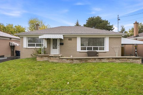 Photo 2 at 266 Acton Avenue, Bathurst Manor, Toronto