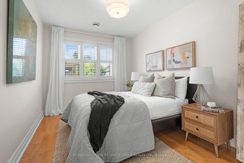 Photo 16 at 3 Phenix Drive, Cliffside, Toronto