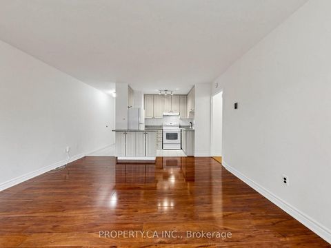 Photo 7 at 316 - 40 Homewood Avenue, South St. James Town, Toronto