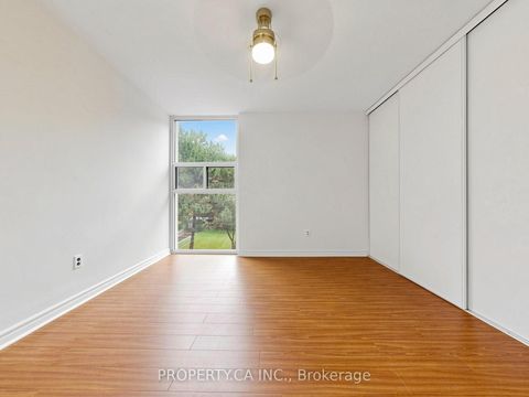 Photo 10 at 316 - 40 Homewood Avenue, South St. James Town, Toronto