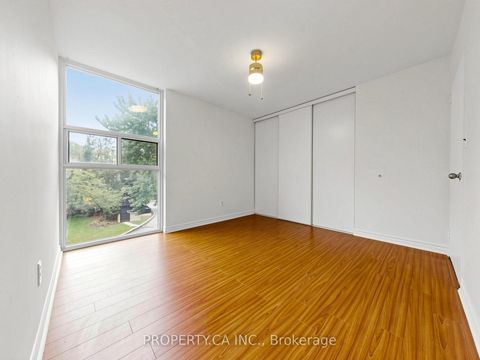 Photo 11 at 316 - 40 Homewood Avenue, South St. James Town, Toronto