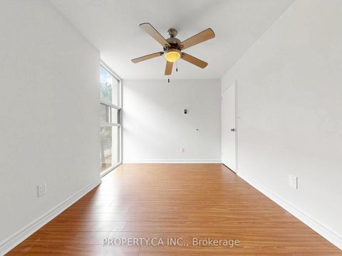 Photo 15 at 316 - 40 Homewood Avenue, South St. James Town, Toronto