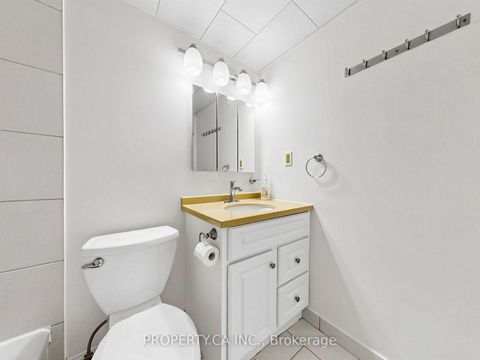Photo 18 at 316 - 40 Homewood Avenue, South St. James Town, Toronto