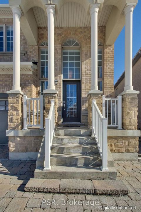 Photo 2 at 9 White Beach Crescent, Patterson, Vaughan