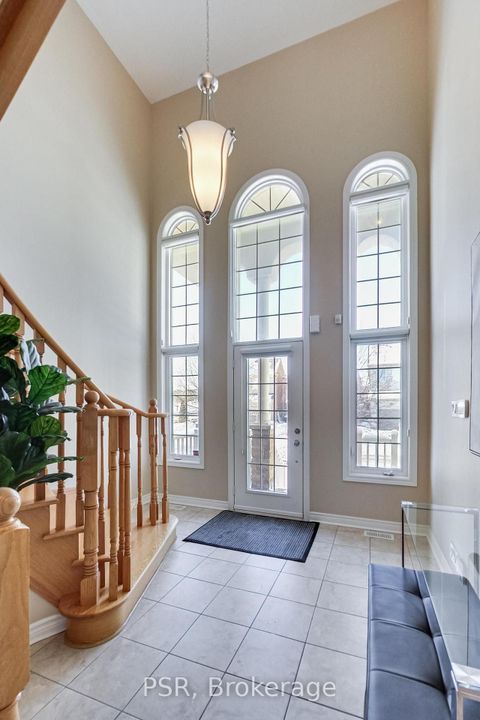 Photo 3 at 9 White Beach Crescent, Patterson, Vaughan