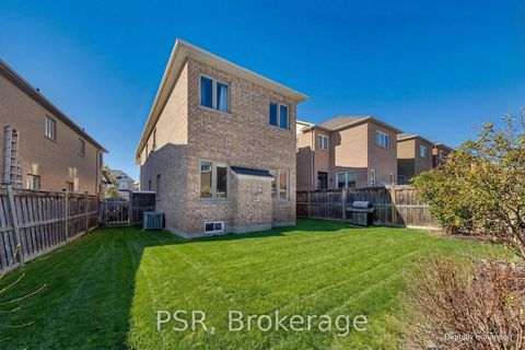 Photo 32 at 9 White Beach Crescent, Patterson, Vaughan