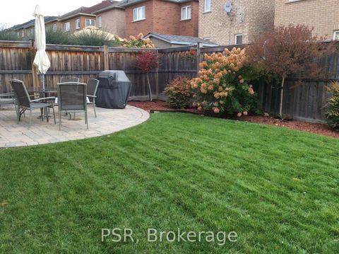 Photo 33 at 9 White Beach Crescent, Patterson, Vaughan