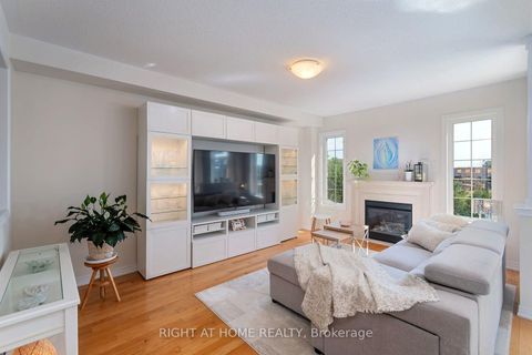 Photo 9 at 43 Hopewell Street, Kleinburg, Vaughan