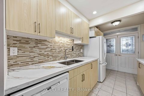 Photo 17 at 2003 - 812 Burnhamthorpe Road, Markland Wood, Toronto