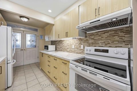Photo 19 at 2003 - 812 Burnhamthorpe Road, Markland Wood, Toronto